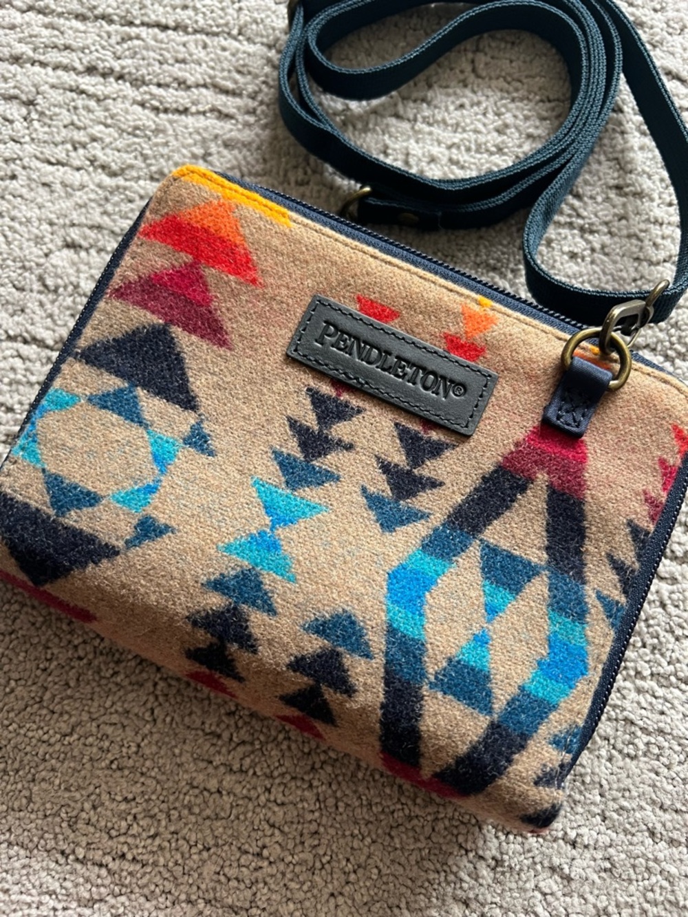 Pendleton Pilot Rock Wallet with Strap - Picture 7 of 16